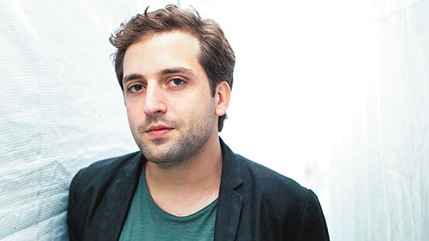 Carnaval: “Amo a folia de rua e os desfiles da Sapucaí”, diz Duvivier