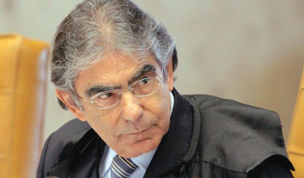 Hackers querem deixar o Brasil nas trevas, diz Ayres Britto