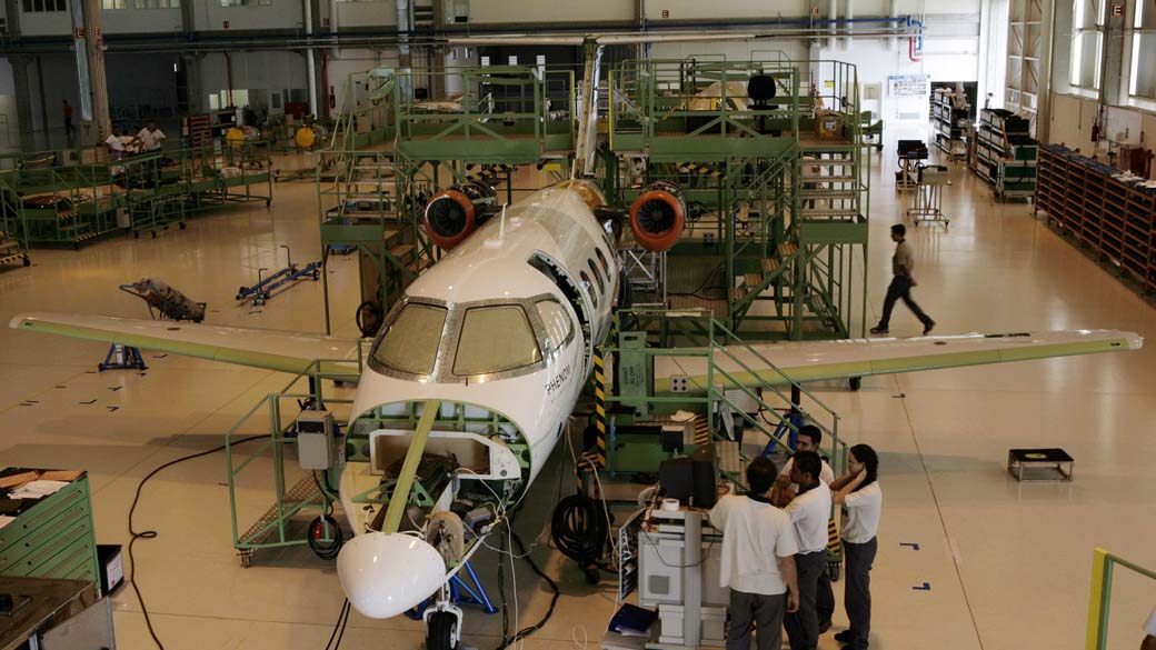 Embraer ganha com procura por caças Gripen em meio a tensões geopolíticas