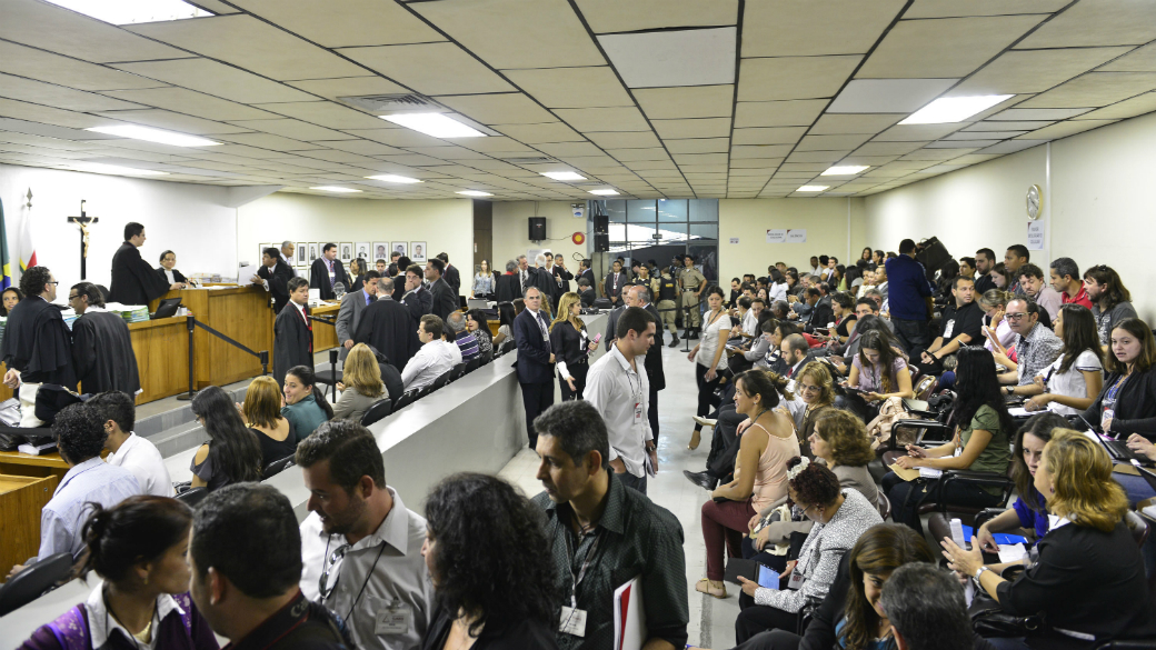 Movimenta&ccedil;&atilde;o na sala de audi&ecirc;ncia do F&oacute;rum Doutor Pedro Aleixo, em Contagem, para o julgamento do ex-goleiro Bruno