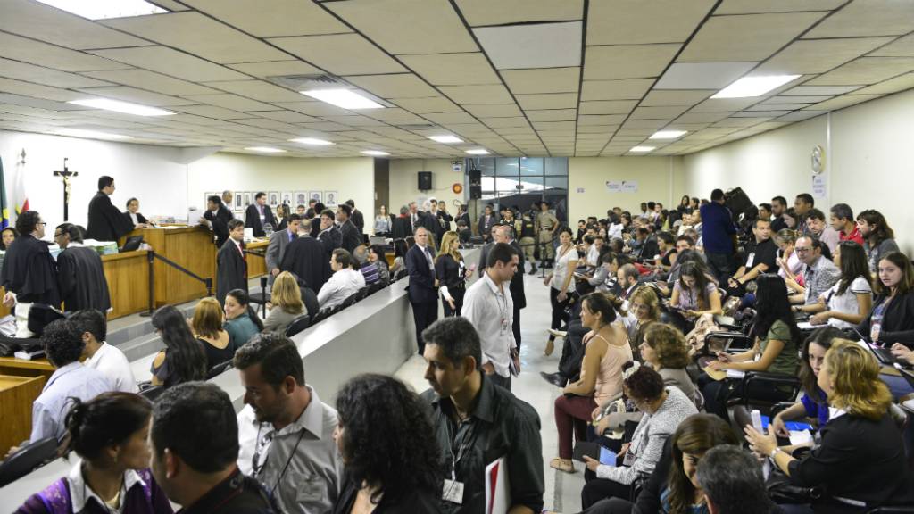 Movimenta&ccedil;&atilde;o na sala de audi&ecirc;ncia do F&oacute;rum Doutor Pedro Aleixo, em Contagem, para o julgamento do ex-goleiro Bruno
