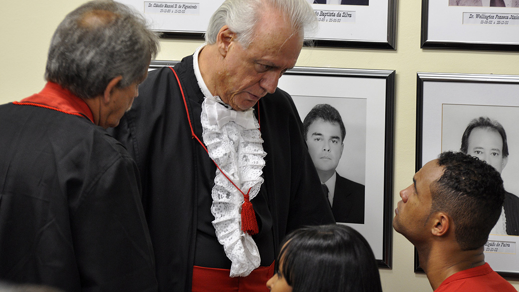 Goleiro Bruno na sala de audi&ecirc;ncia do F&oacute;rum de Contagem, Minas Gerais durante o julgamento sobre o assassinato de Eliza Samudio
