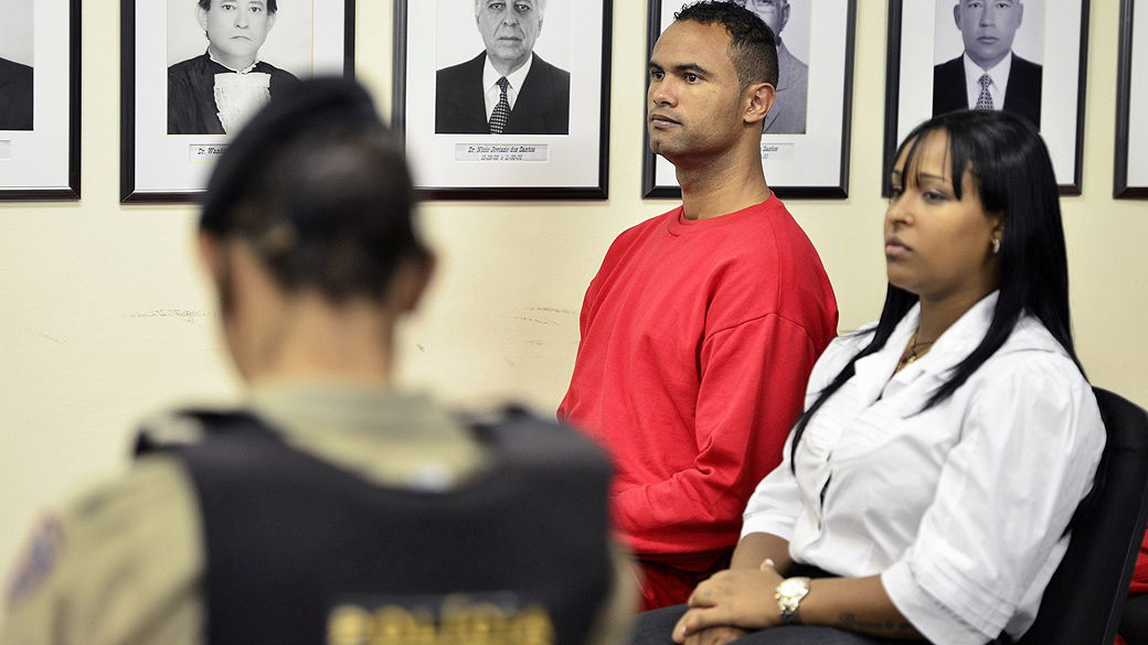 Bruno e Dayanne Rodrigues do Carmo na sala de audi&ecirc;ncia do F&oacute;rum de Contagem, Minas Gerais durante o julgamento sobre o assassinato de Eliza Samudio