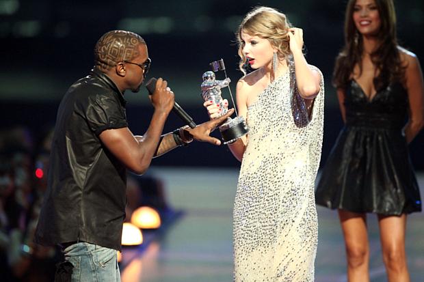 kanye-west-taylor-swift-afp-original.jpeg West supreende Taylor durante premiação