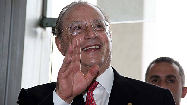 O deputado federal Paulo Maluf chega à Assembleia Legislativa de São Paulo para sua diplomação