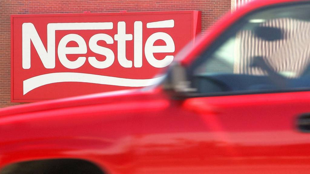 Nestlé se une à Favela Llog para expandir entregas em comunidades