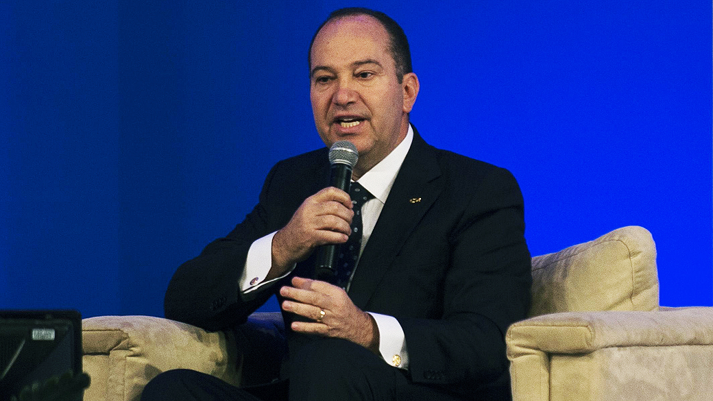 Pastor Everaldo Pereira, pré-candidato do PSC à Presidência da República discursa na Marcha dos Prefeitos, em Brasília