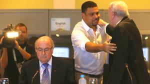 reuniao-col-fifa-6-original.jpeg Blatter, Ronaldo e Marin na reunião do Comitê Organizador da Copa, na Costa do Sauípe