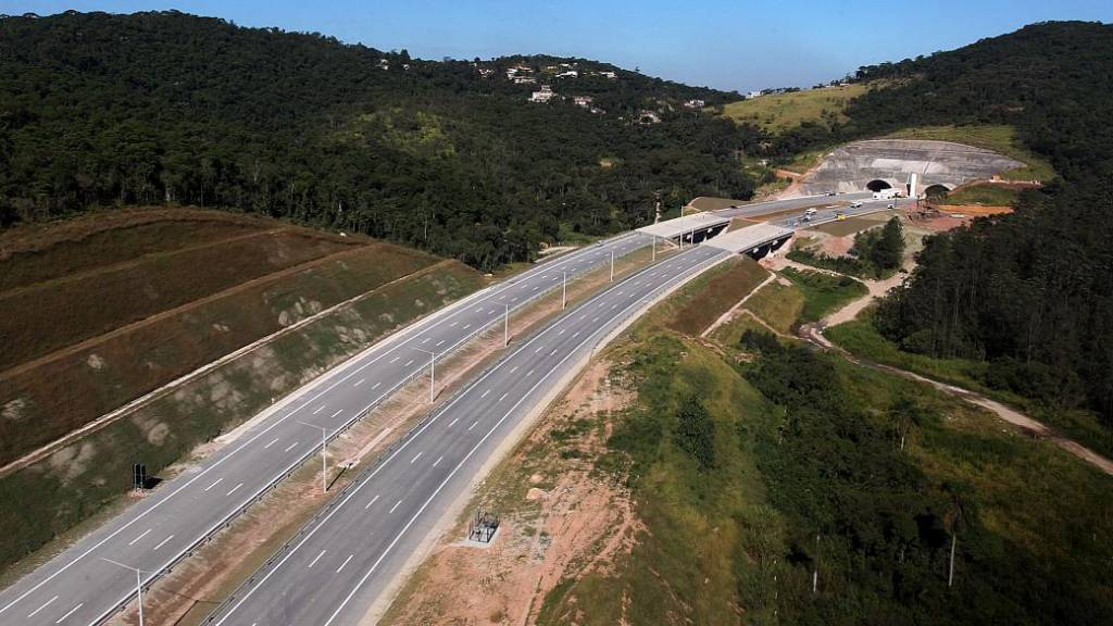 Promotor pede bloqueio de até 5,4 bi de reais de governadores tucanos