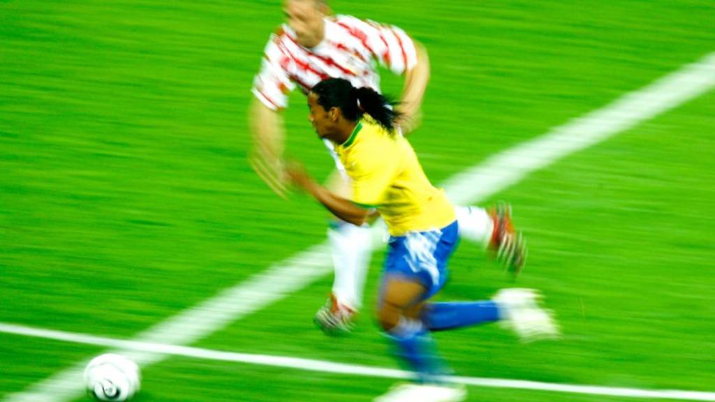 Ronaldinho Ga&uacute;cho &eacute; marcado por Kovac, da Cro&aacute;cia, na estreia do Brasil na Copa de 2006