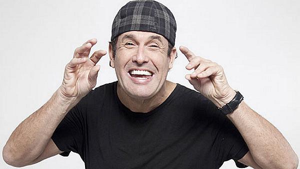 O dia em que Caetano gravou hit de Sergio Mallandro em ritmo de bossa nova