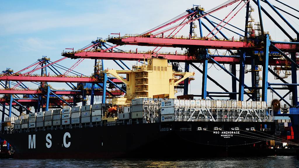 Balança comercial tem superávit de 8,15 bilhões de dólares em abril