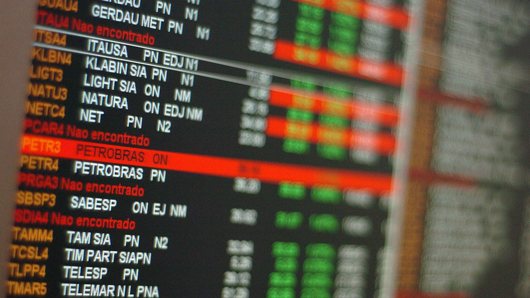 Ibovespa passou a acumular perdas de cerca de 3% em outubro