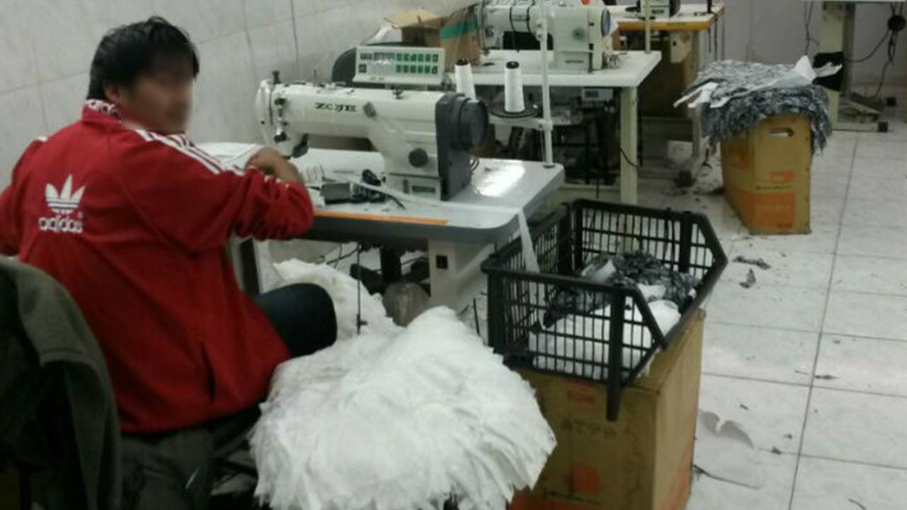 Bolivianos sob regime análogo à escravidão em São Paulo