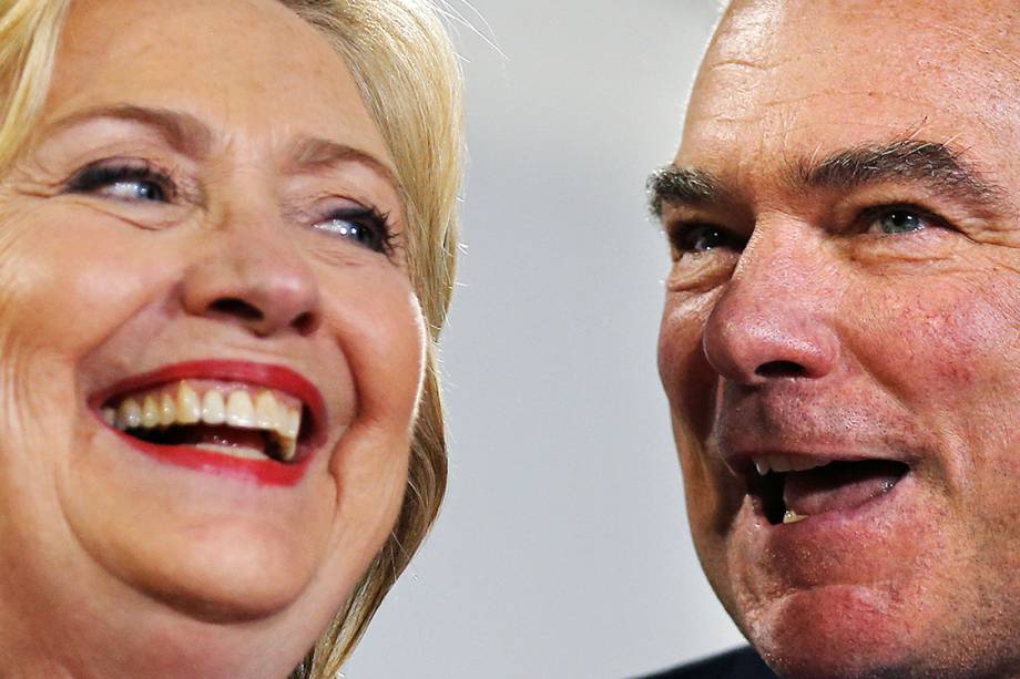 A candidata democrata à presidência dos Estados Unidos, Hillary Clinton, e seu vice, Tim Kaine, durante campanha em Annandale, no estado da Virgínia - 14/07/2016