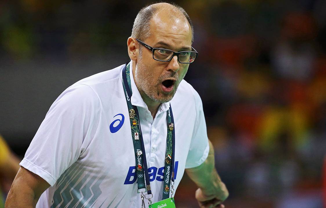 O técnico da Seleção Brasileira, Morten Soubak, durante partida entre Brasil e Montenegro, válida pelo grupo A de handebol feminino, realizada na Arena do Futuro - 14/08/2016
