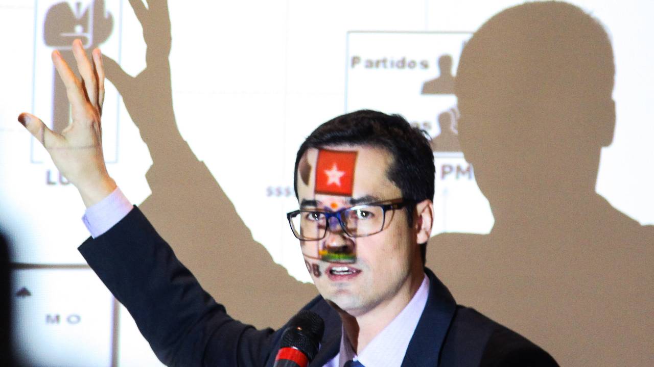 O procurador da República e coordenador da força-tarefa da Lava Jato em Curitiba (PR), Deltan Dallangol, durante coletiva de imprensa para mostrar balanço da Operação até o momento - 14/09/2016