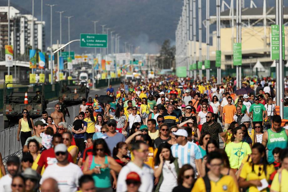 Movimentação do público no Parque Olímpicos durante a realização dos Jogos Paralímpicos Rio 2016, na zona oeste da capital fluminense