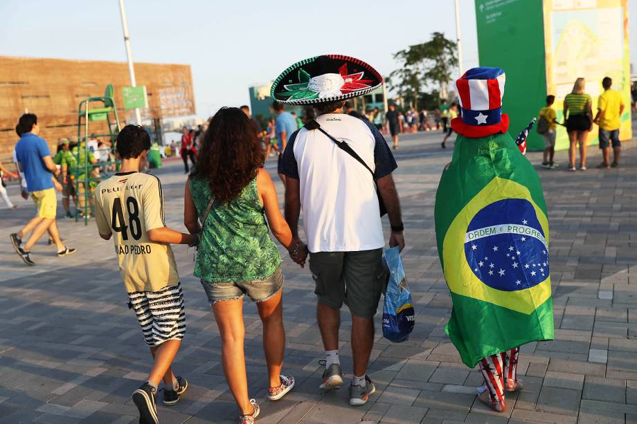 Movimentação do público no Parque Olímpicos durante a realização dos Jogos Paralímpicos Rio 2016, na zona oeste da capital fluminense