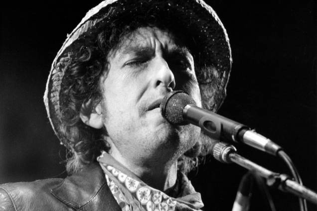 Bob Dylan durante apresentação no Estádio Olímpico de Munique, na Alemanha, em 1984 Bob Dylan durante apresentação no Estádio Olímpico de Munique, na Alemanha, em 1984