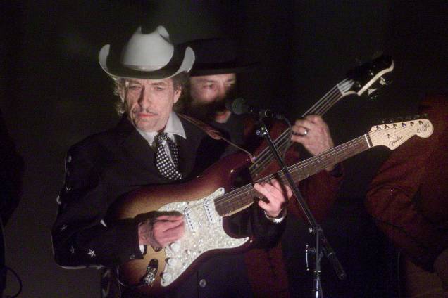 Bob Dylan durante show na premiação do Grammy em 2002 em Los Angeles (EUA) Bob Dylan durante show na premiação do Grammy em 2002 em Los Angeles (EUA)