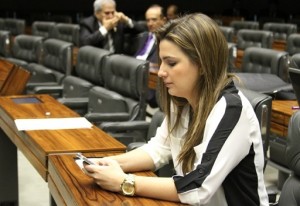 Clarissa: gravidez como atestado para ausência
