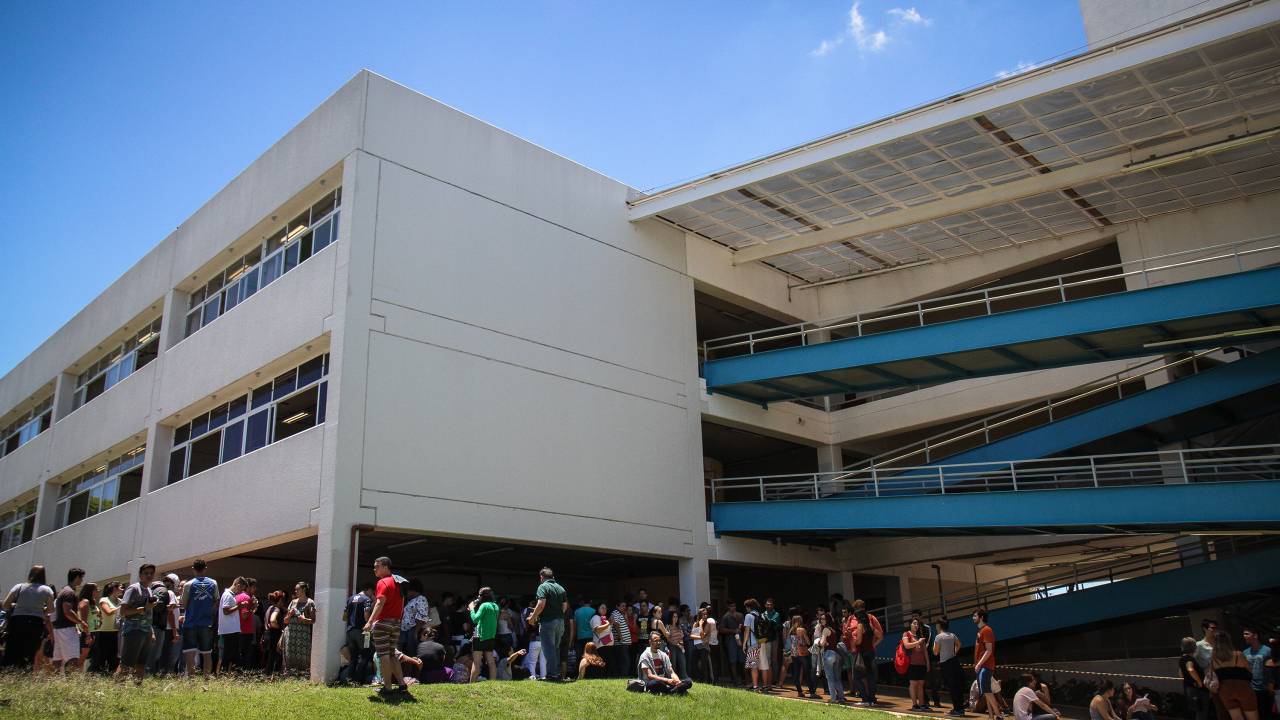Candidatos realizam prova da primeira fase da Unicamp