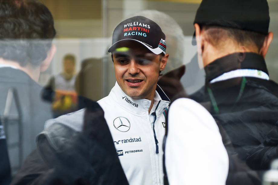 O piloto brasileiro Felipe Massa, da equipe Williams, antes da largada para o Grande Prêmio do Brasil de Fórmula 1, realizado no Autódromo de Interlagos, zona sul de São Paulo (SP) - 13/11/2016