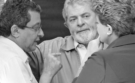 Santana rasga a fantasia dos estadistas de galinheiro