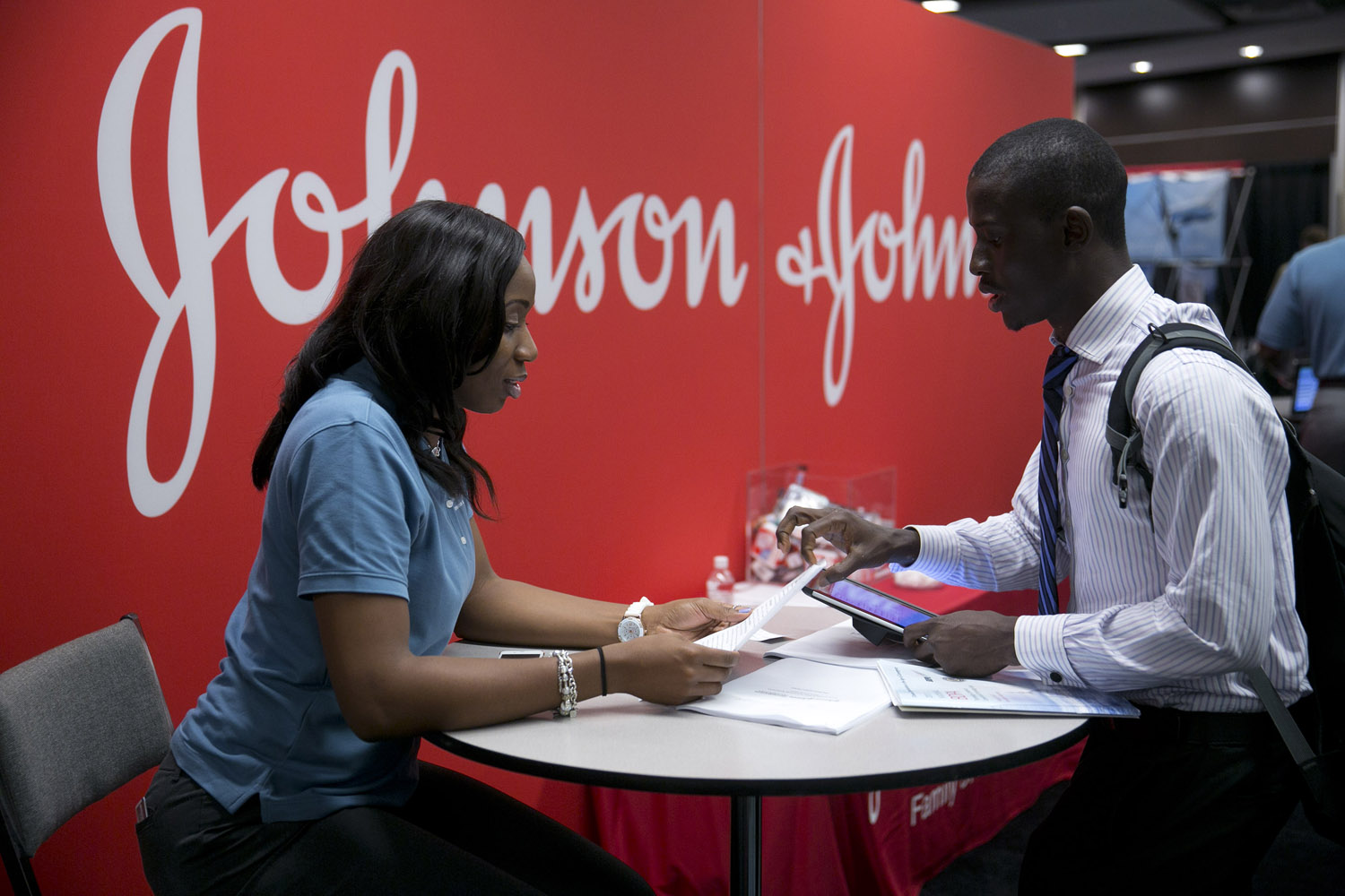 Johnson & Johnson compra biotech por US$ 1 bilhão para reforçar aposta em tratamentos contra o câncer