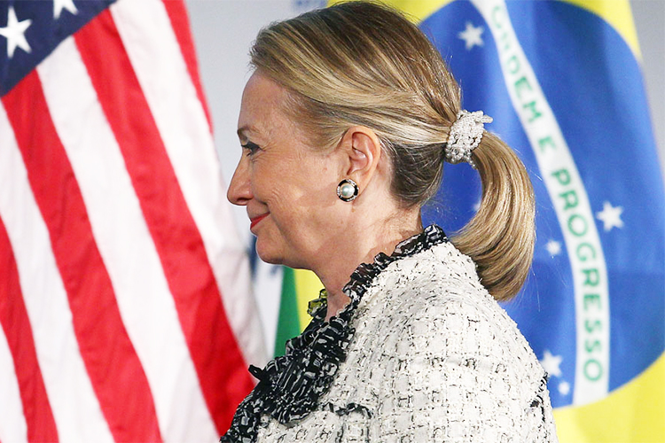 A secretária de Estado dos Estados Unidos, Hillary Clinton, discursa na Câmara de Comércio Americana em Washington - 09/04/2012