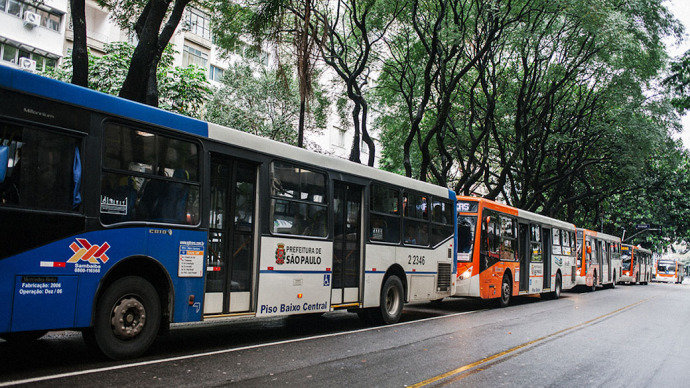 Nova licitação de transporte em São Paulo mantém ônibus poluidores