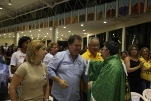 O papa &eacute; pop... e o padre tamb&eacute;m