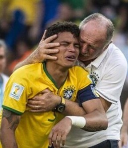 Thiago Silva chorando Felipão