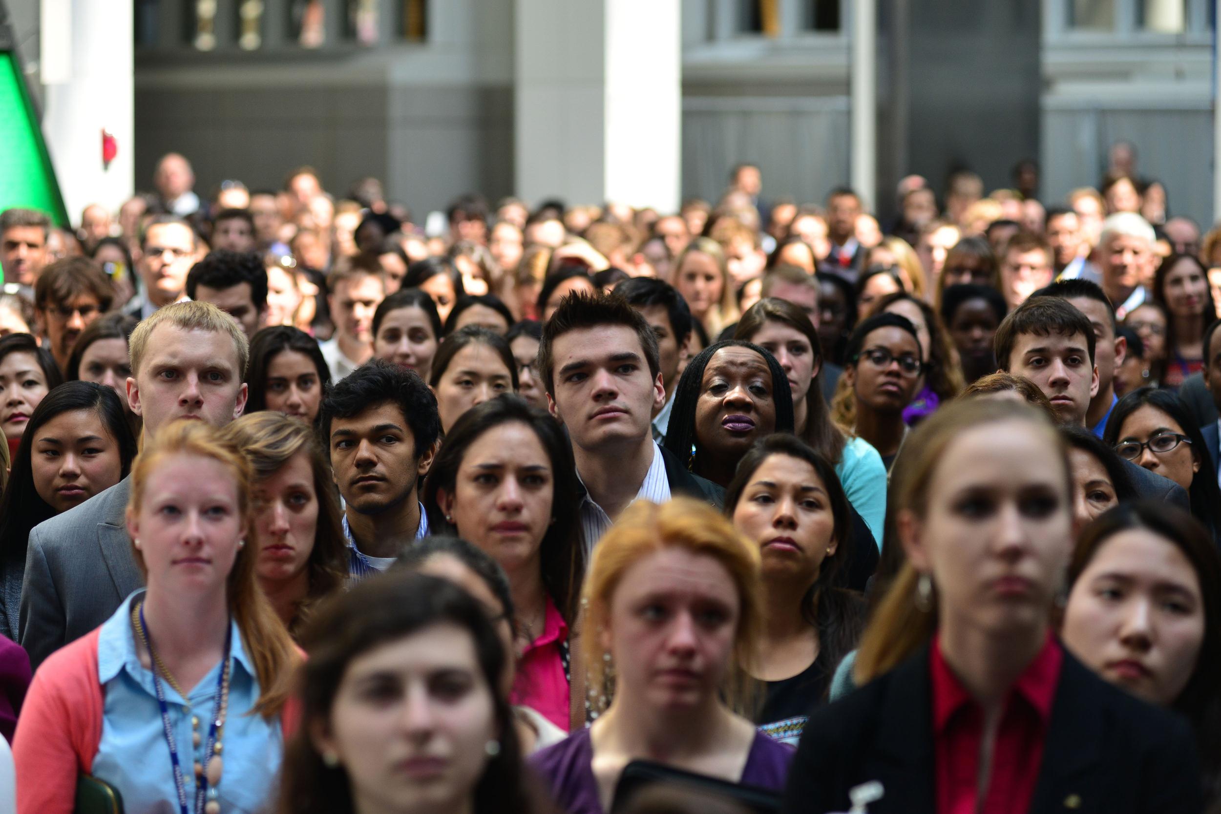 Jovens tem uma visão negativa das instituições políticas, mas se mostram otimistas com o futuro