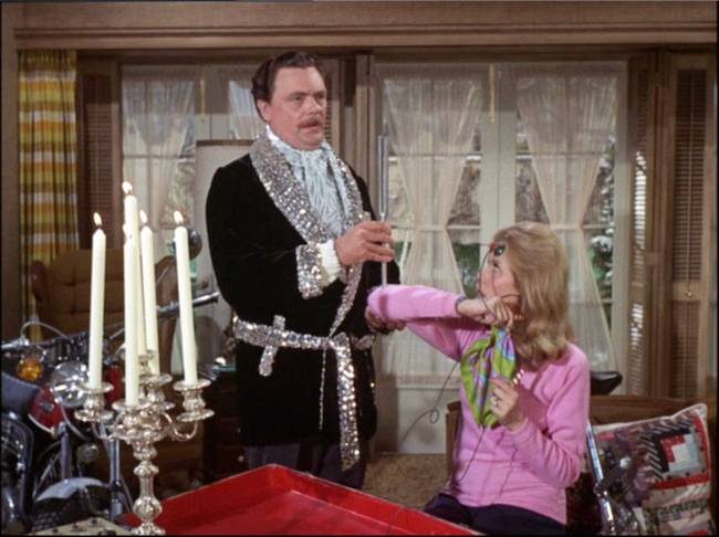 a-feiticeira Bernard e Elizabeth Montgomery em 'A Feiticeira' (Foto: ABC/Arquivo)
