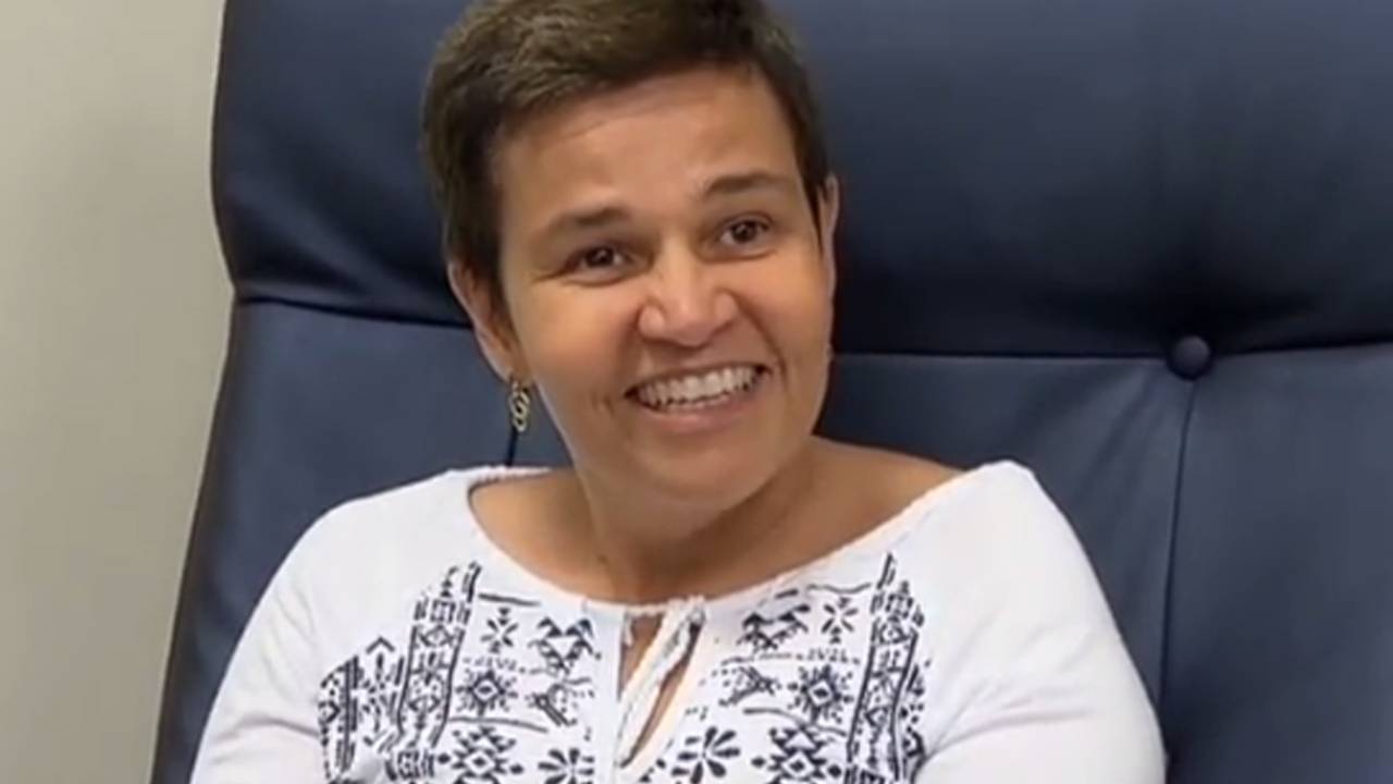 Claudia Rodrigues é entrevistada pelo 'Domingo Espetacular'