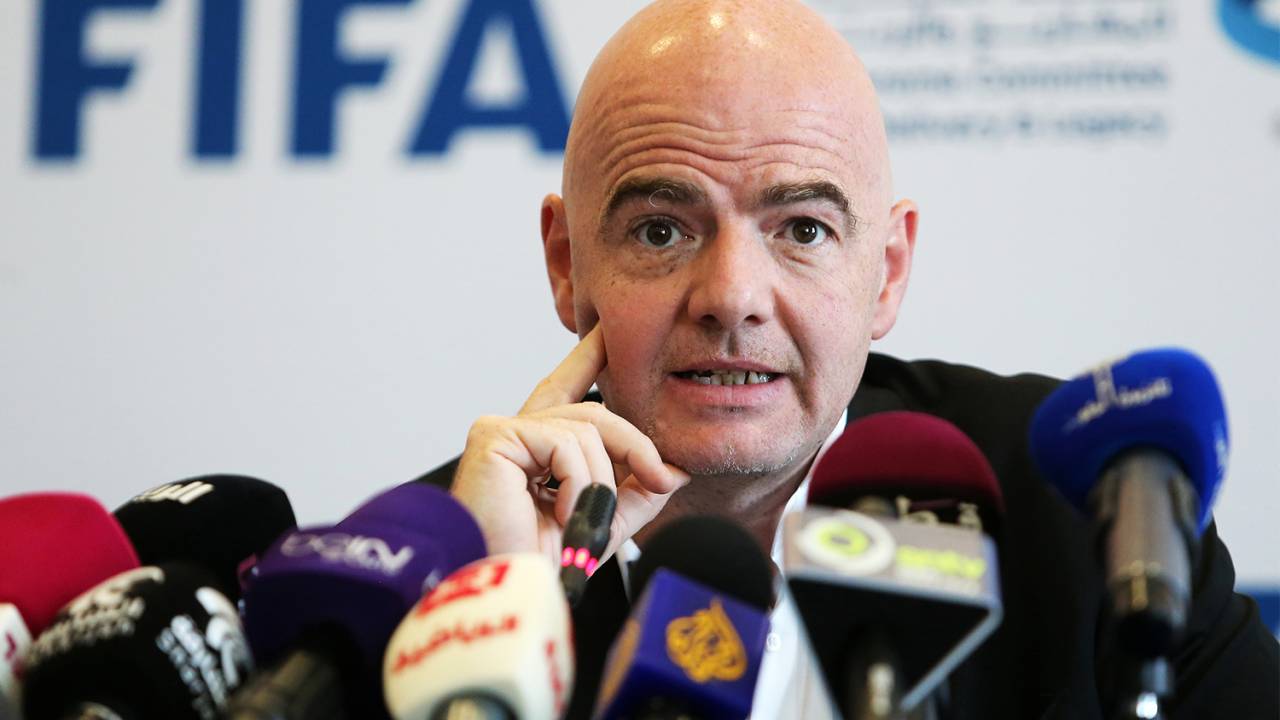 O ex-secretário-geral da UEFA, Gianni Infantino, é eleito presidente da FIFA - 22/04/2016