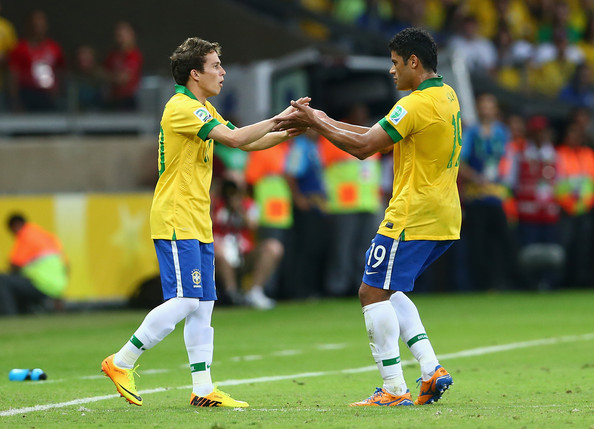 Quanto perde o Brasil se Felipão tirar Hulk também? E que tal fechar a avenida Daniel Alves?