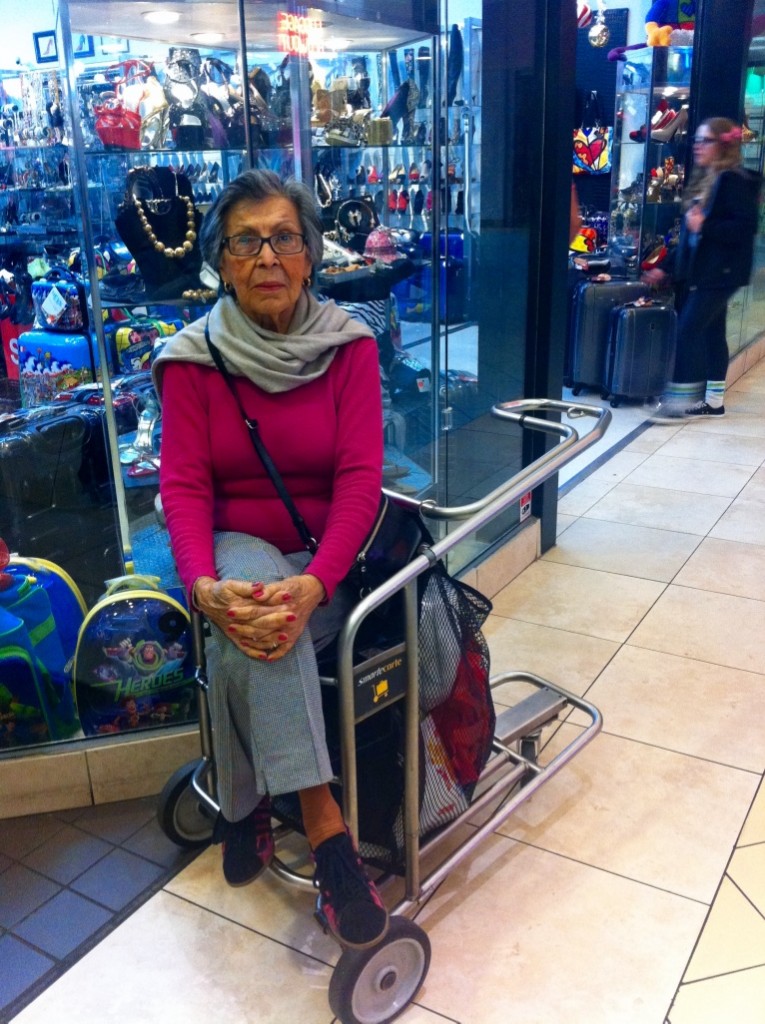 Descanso improvisado em outlet de Miami