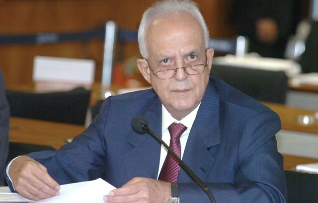 Jarbas quer paralisação da Câmara enquanto Cunha estiver na presidência