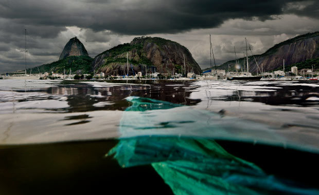 Engavetado, projeto de 500 milhões de dólares previa a despoluição da Baía de Guanabara