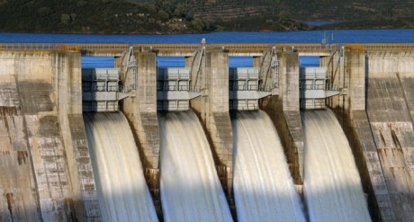 Valor da obra: US$ 124,8 milhões (US$ 90 milhões por parte do BNDES) / Empresa responsável: Odebrecht