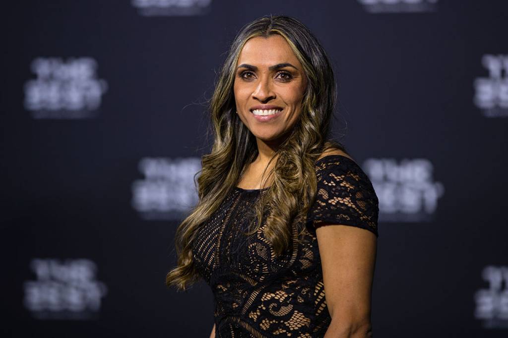 A jogadora Marta&nbsp;<span>chega para o&nbsp;Pr&ecirc;mio de Melhor do Mundo da Fifa, na Su&iacute;&ccedil;a</span>