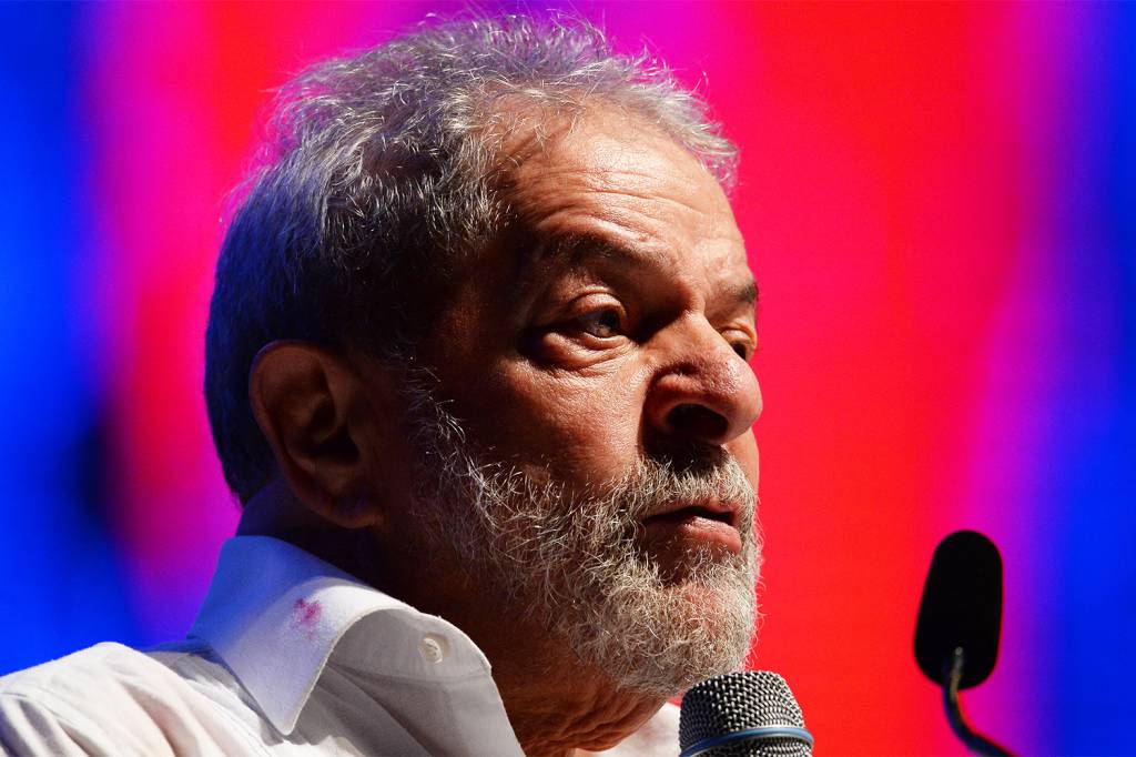 Lula quer 1 milhão de reais de promotor que pediu sua prisão