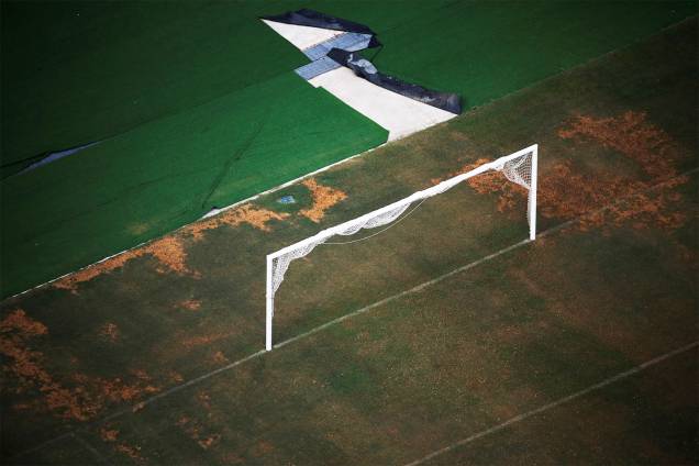 Vista aérea do Estádio do Maracanã mostra falta de assentos e a grama com buracos - 12/01/2017 Vista aérea do Estádio do Maracanã mostra falta de assentos e a grama com buracos - 12/01/2017