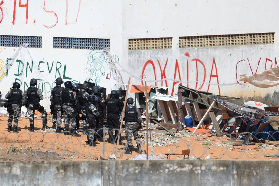 Tropa de Choque entra na Penitenciária Estadual de Alcaçuz, na cidade de Nísia Floresta (RN) - 18/01/2017