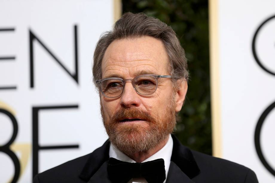 O ator Bryan Cranston chega para o Globo de Ouro 2017, em Los Angeles