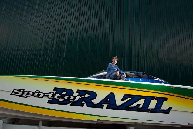 Eike Batista em cima de sua lancha em Angra do Reis. Eike Batista em cima de sua lancha em Angra do Reis.