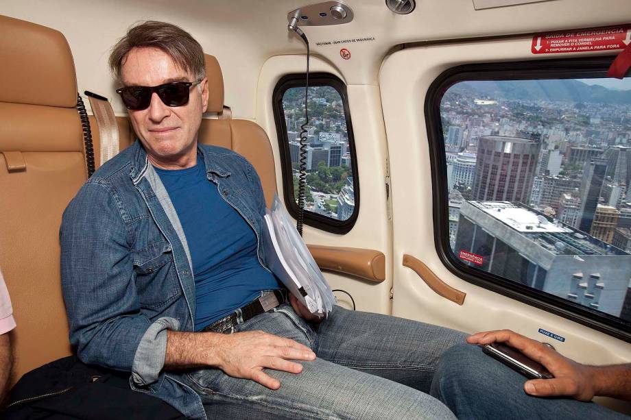 Eike Batista no helicóptero em Angra do Reis. Eike Batista no helicóptero em Angra do Reis.